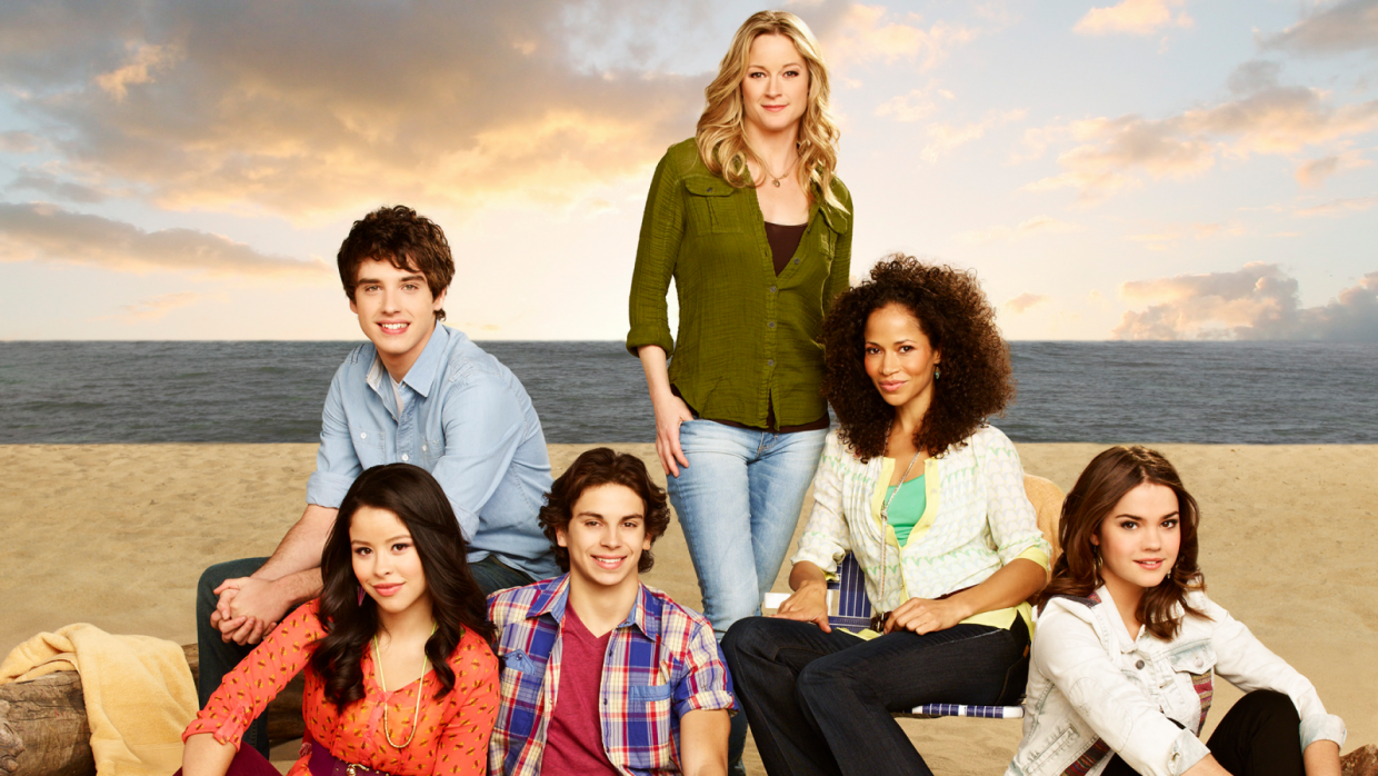 7 reasons you should be watching the Fosters