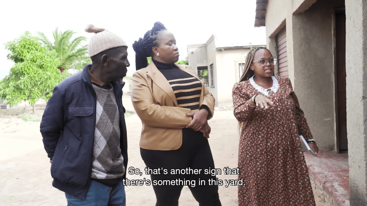 Faith advises Klaas's family on how to handle their sangoma issue on episode 5 of Uthanda Bani