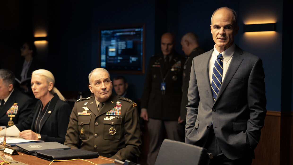 Charley Tucker as Army Joint Chief and Michael Kelly as Byron Westfield In Special Ops: Lioness