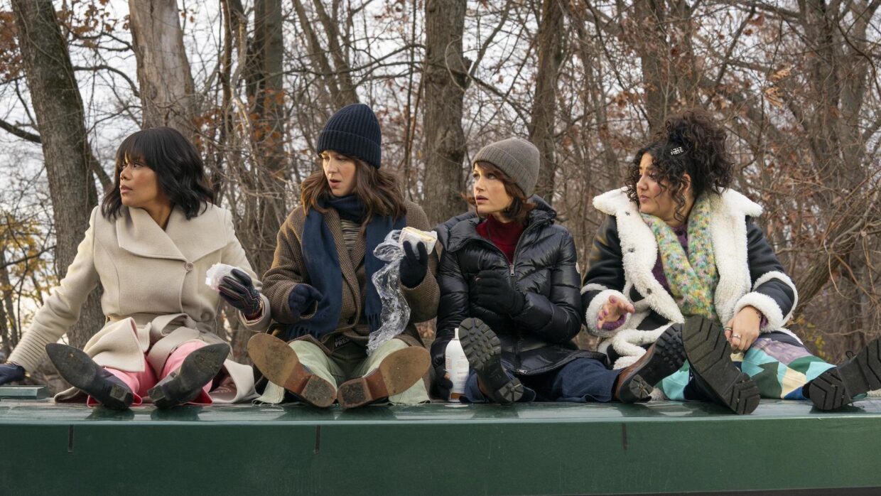 Christina Elmore, Melissa Benoist, Carla Gugino, and Natasha Behnam in The Girls on the Bus